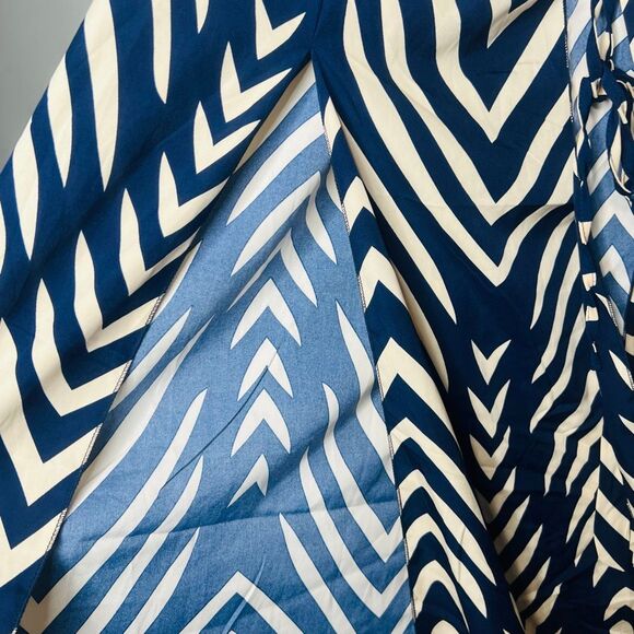 Shein Navy Blue Nude Chevron Print Maxi Dress Cutout Top Sz XS/2 Vacation Resort - Picture 7 of 8